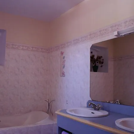 Du Manoir De Blanche Roche Guest house *